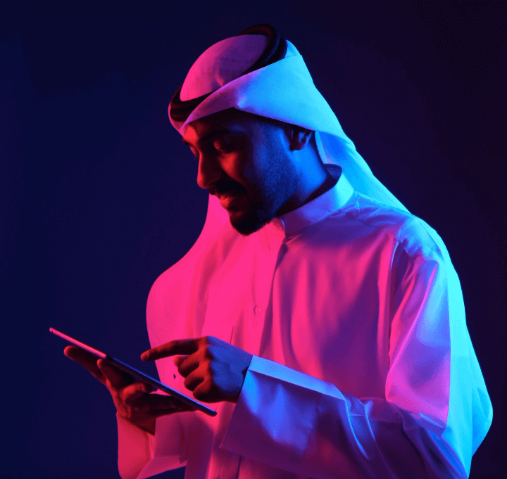 علي موظف مجموعة تارب التقنية