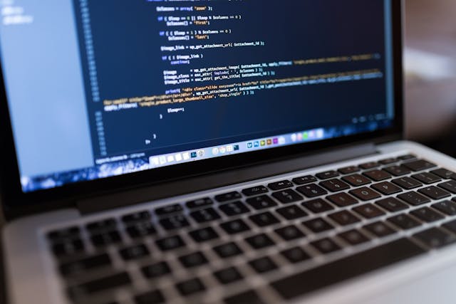 خدمات تطوير مواقع التجارة الإلكترونية من مجموعة تارب التقنية حلول متكاملة وشراكات استراتيجية لتعزيز نجاح أعمالكم الرقمية